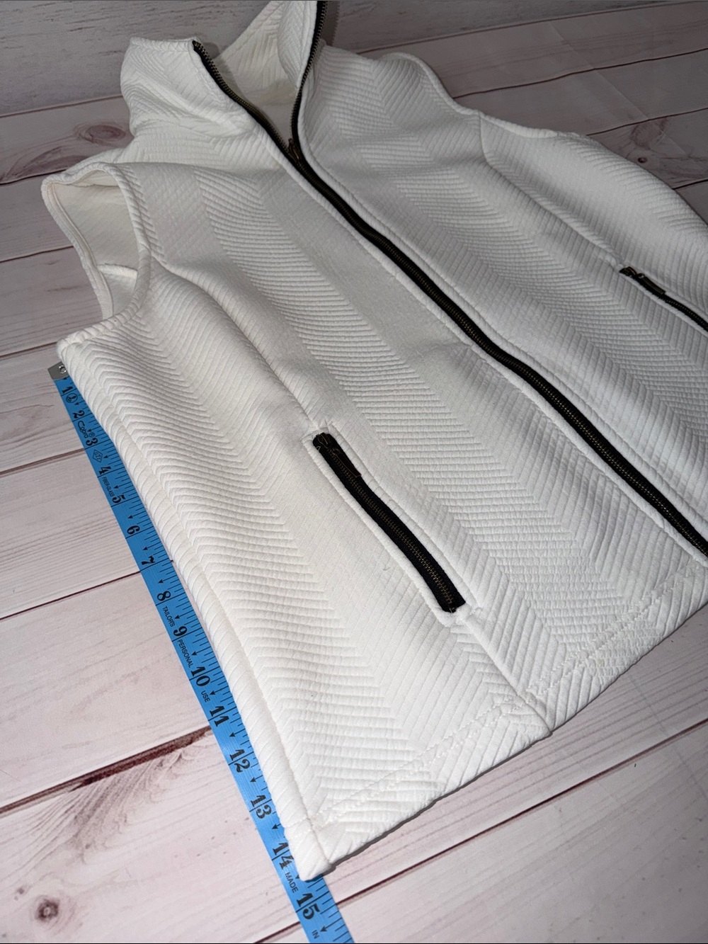 Cathy Daniels White Quilted Sleeveless Zip Vest with Black Trim Size Large - Picture 5 of 5